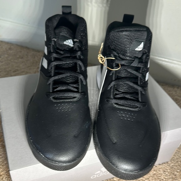 adidas Black and White Athletic Shoes main image 4